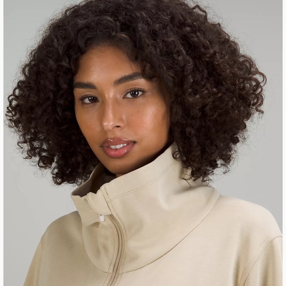 NWT Lululemon Women’s Softstreme Cinch-Waist Jacket - Picture 3 of 9